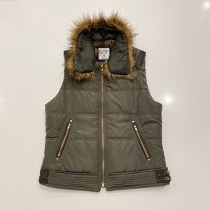 Women’s Ci Sono Olive Green Vest w/ Faux Fur Hood